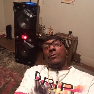 Meet your Posher, Kenneth